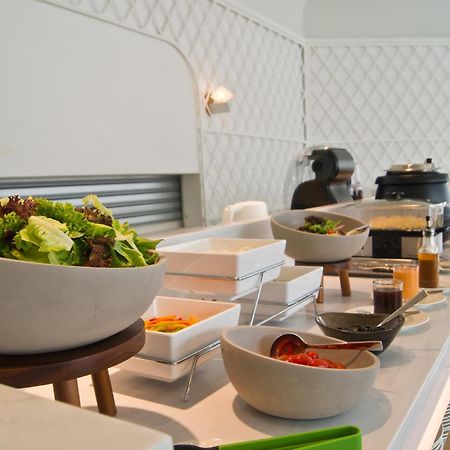 ザ プレステージ ホテル ペナン ジョージタウン エクステリア 写真 A salad bar