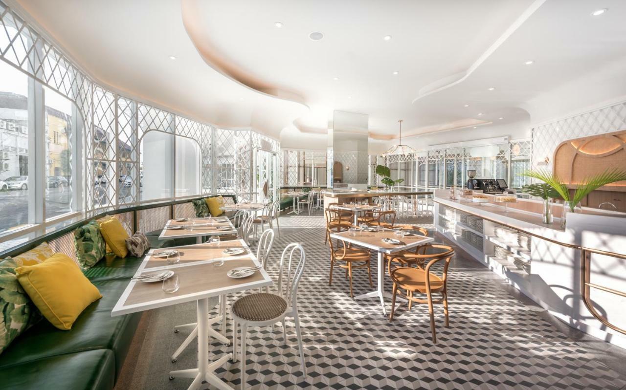 ザ プレステージ ホテル ペナン ジョージタウン エクステリア 写真 The interior of the restaurant